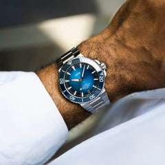 Aquis Date Calibre 400