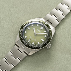 Divers Sixty‑Five Date