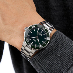 Aquis Date 41.5mm with green dial