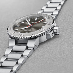 Aquis Date Relief 43.5mm