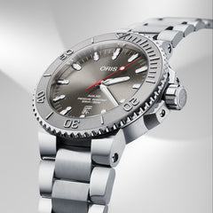 Aquis Date Relief 43.5mm