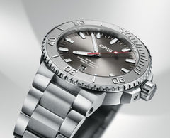 Aquis Date Relief 43.5mm