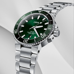 Aquis Date 43.5mm with Green dial