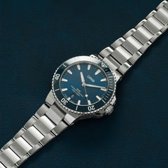 Aquis Date 41.5mm with blue dial