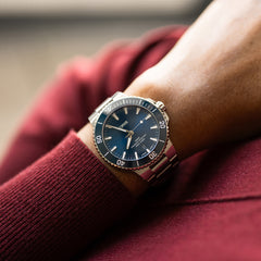 Aquis Date 41.5mm with blue dial
