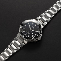 Aquis Date - Black dial