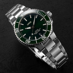 Aquis Date 41.5mm - Green dial