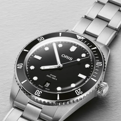 Divers Date 39mm with black dial